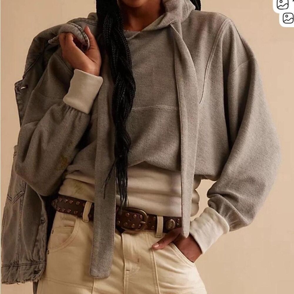 Free est size medium new with tags